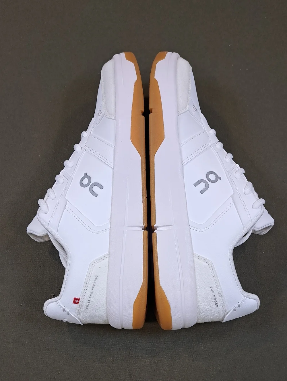 On Cloud - THE ROGER Clubhouse - Color: White/Ivory - Size: Men 9.5 - Picture 7 of 9